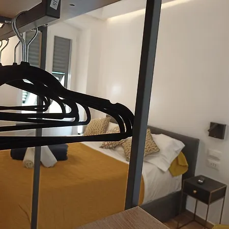 Al Porto 61 - Rooms For Rent-3