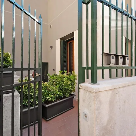 Valeria 1- Arenzanohost-2