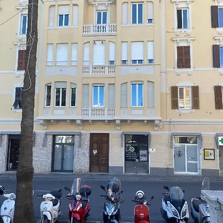 Casa Celeste, Bilocale Nel Pieno Centro Di Alassio-3