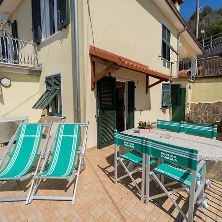 Casa Vacanza Il Portico-3