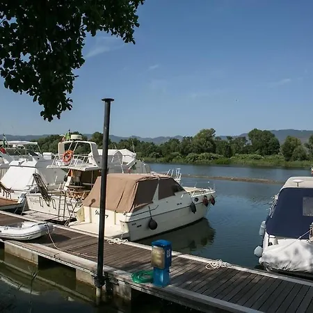 Luxe Mobilehome With Dishwasher And Airconditioning Included Fits 4 Adults And 1 Child, Ameglia, Ligurie, Cinqueterre, North Italy, Beach, Pool, Glamping-2