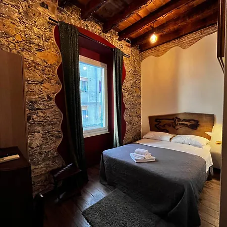 La Taverna Del Metallo Rooms-2