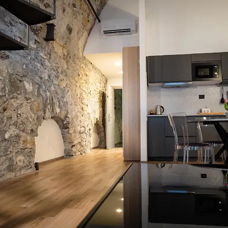 Old Genoa Suites-3