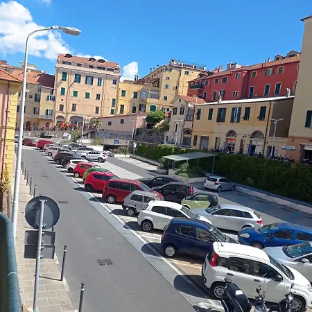 Da Enzo Centro Imperia A 5 Minuti A Piedi Dal Mare-2