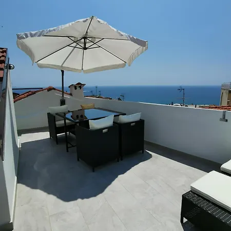 Attico Con Spettacolare Vista Mare-2