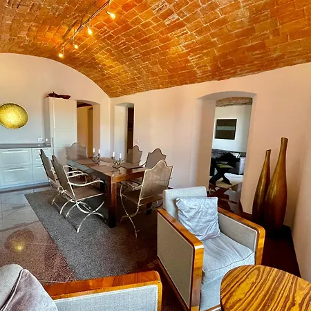 City Apartment On The Beach-3
