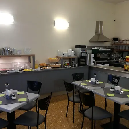 Hotel Cairoli-3