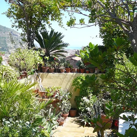 La Terrazza dei Pelargoni B&B-2