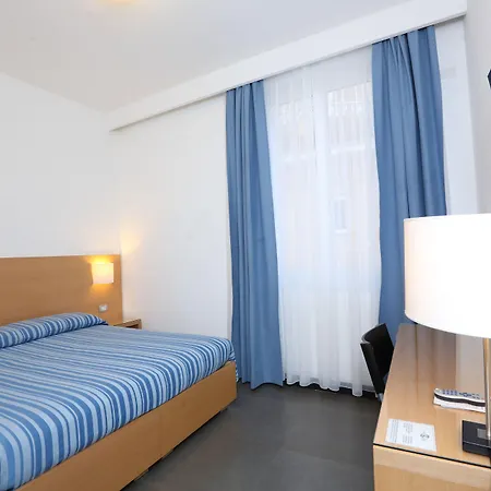Hotel Genova-2