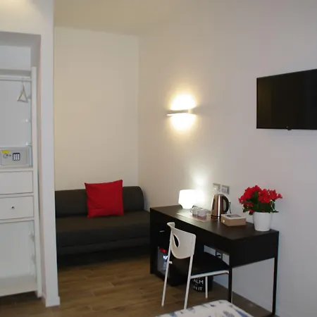 Travel House-2