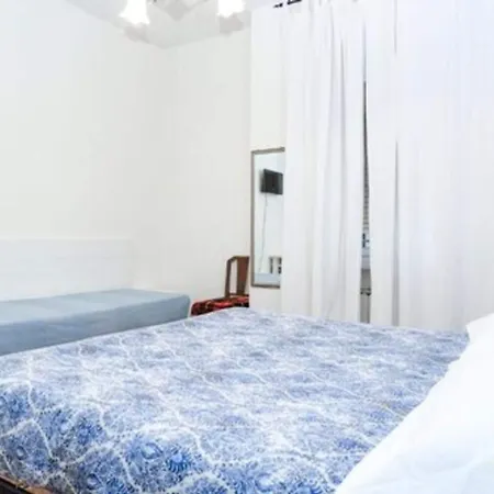 Lia Rooms 3-3
