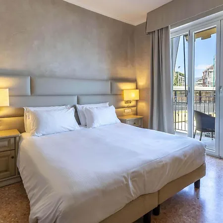 B&B Hotel Diano Marina Palace-3