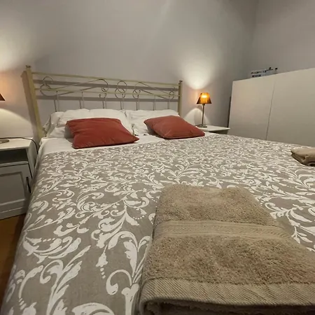 Paradise Suites - Brignole Station - Best Price Rooms - Always Open-2