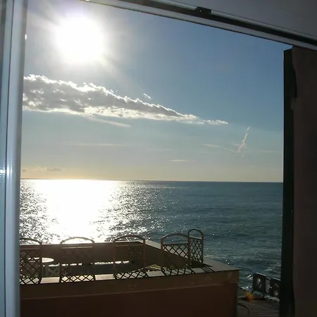 Romantic Sea View Flat In Genova-3