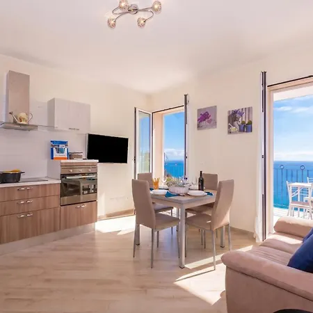 Serena 1 Amazing Sea View - Happy Rentals-3
