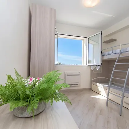 Serena 2 Amazing Sea View - Happy Rentals-3