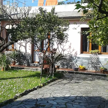 Casa Tra Il Verde E Il Blu-3