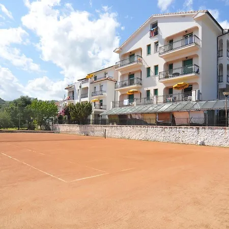Riviera Apartments-3