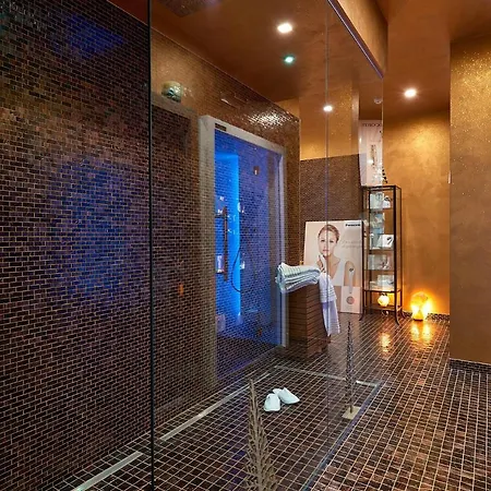 Ricaroka Exclusive Room & Spa-3
