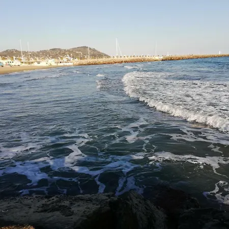 Case Vacanze Borgo Marina Imperia-3