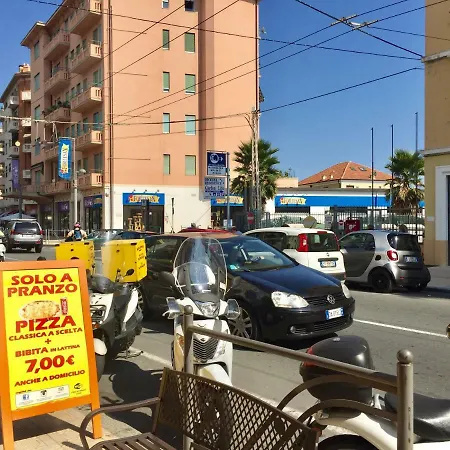 Casa Matuzia A 100M Dal Mare Bilocale Moderno Alla Foce-3