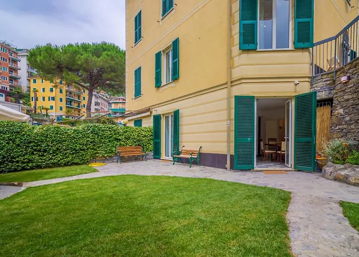 Appartamento CASA CLAUDIA Relax con Patio e Parcheggio Rapallo
