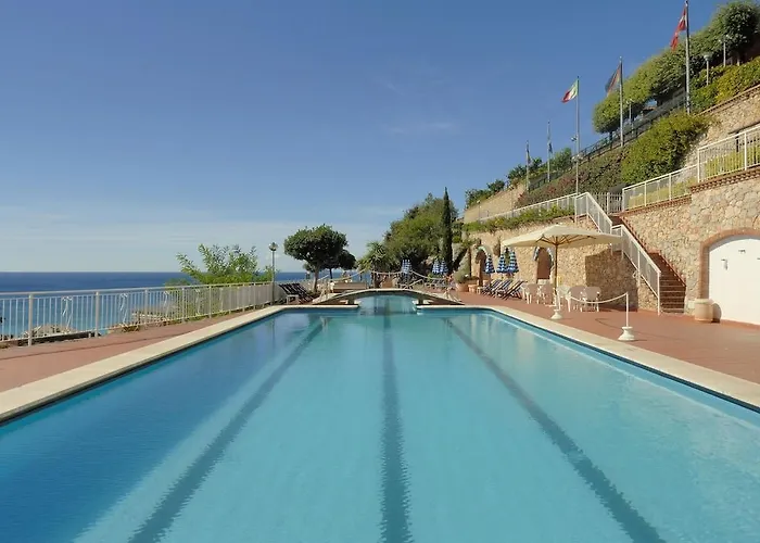 Modern Apartment With Balcony With A Beautiful Sea View Pietra Ligure