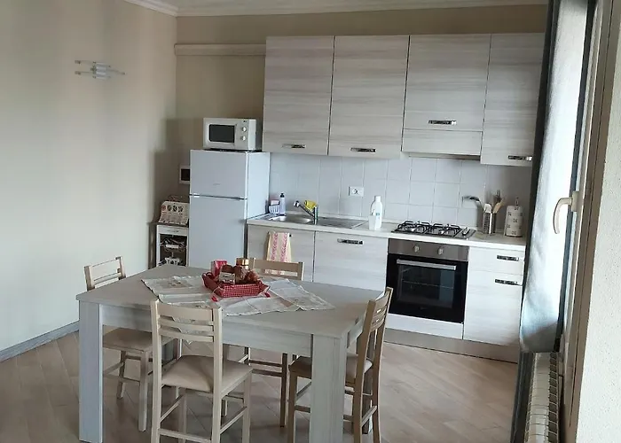 Pet friendly La Casa Di Ermes - Ampio Luminoso Appartamento A Tre Minuti Dal Centro Sanremo