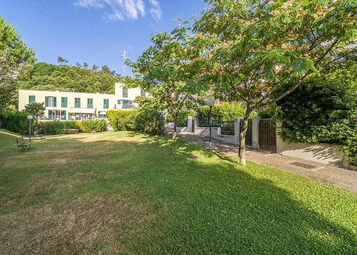 Haustierfreundliches Nice Home In Arenzano With Outdoor Swimming Pool And 2 Bedrooms