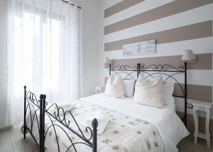 La Spezia hotels near Centro Storico