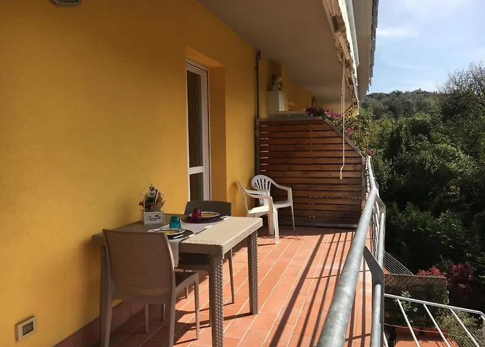 La Spezia hotels near Loggia de Banchi
