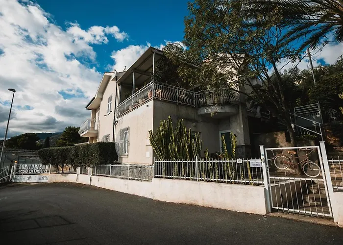 Haustierfreundliches Agriturismo Rose Di Pietra Pietra Ligure