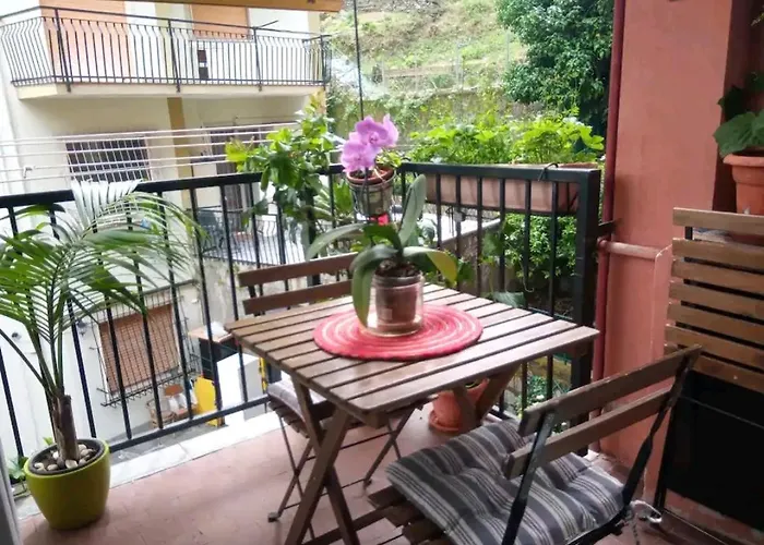 Camera Privata Nell'Appartamento In Zona Residenziale Con 2 Piscine Rapallo