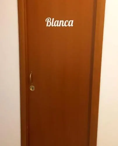 Chiara Rooms Vernazza