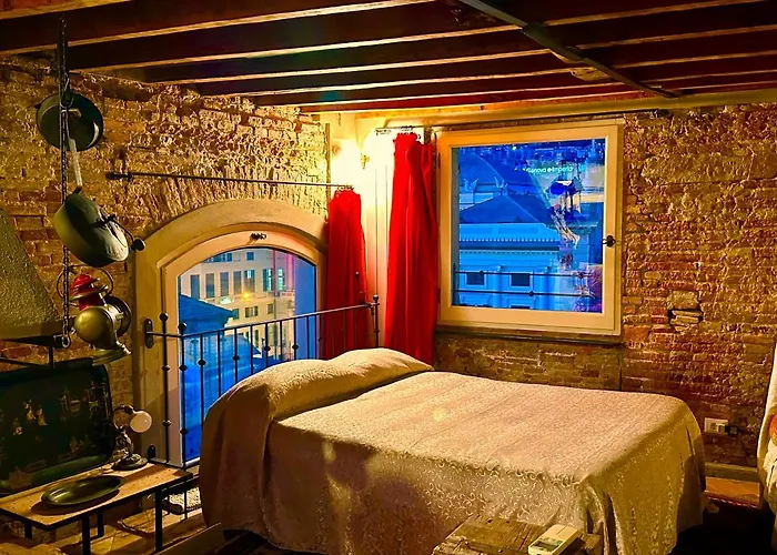 Boutique Ferienwohnung Torre Ducale Dimora Storica Genua