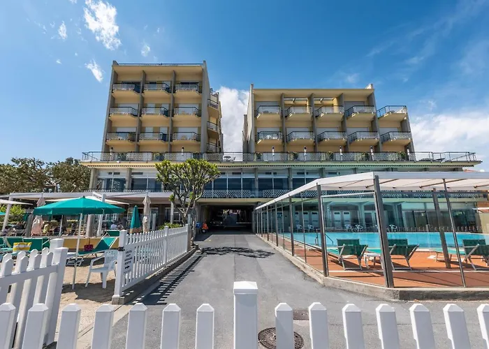 Hotel Bellevue Et Mediterranée Diano Marina