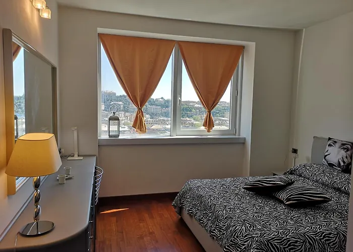 Suite Lambruschini Central With Top City View - Free Covered Parking Génova
