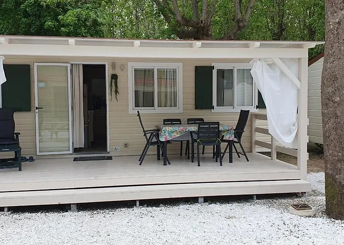 Luxe Mobilehome With Dishwasher And Airconditioning Included Fits 4 Adults And 1 Child, Ameglia, Ligurie, Cinqueterre, North Italy, Beach, Pool, Glamping