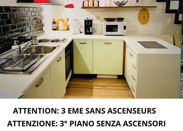 Studio Loft In The Center Sanremo For 3 People admite animales