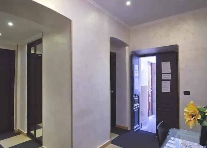 Sanremo hotels near Piazza Colombo
