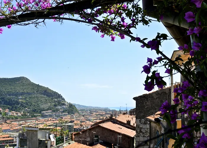 La Terrazza dei Pelargoni B&B Ventimiglia Con una pista da Golf