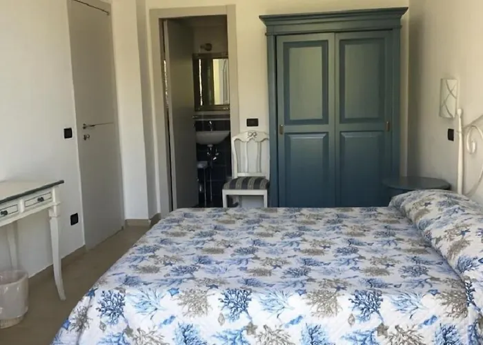 Sandra Villa Rooms Corniglia