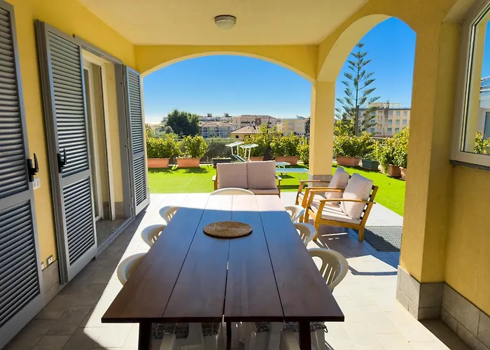 Villa Mimosa Diano Marina: Exclusive Use Villa, Garden, Barbecue, 3 Bedrooms And 3 Bathrooms