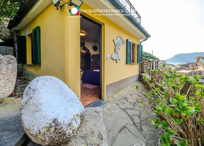 Vernazza Hotels