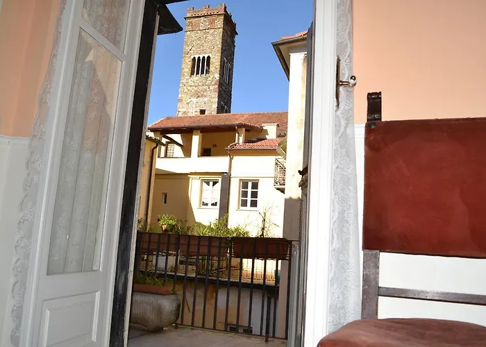 Corte Palazzo Picedi Benettini Sarzana