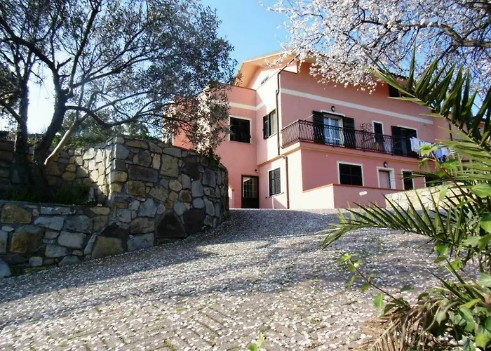 Boutique Appartamento in magnifica zona residenziale Marina dʼMarina dʼAndora