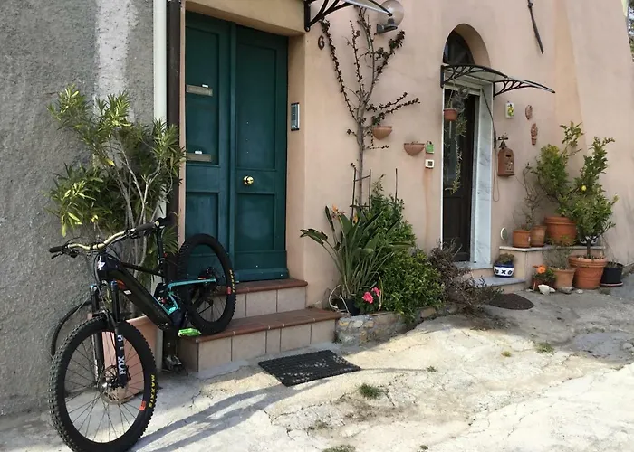 Room & Bike Shuttle Tour Finale Ligure