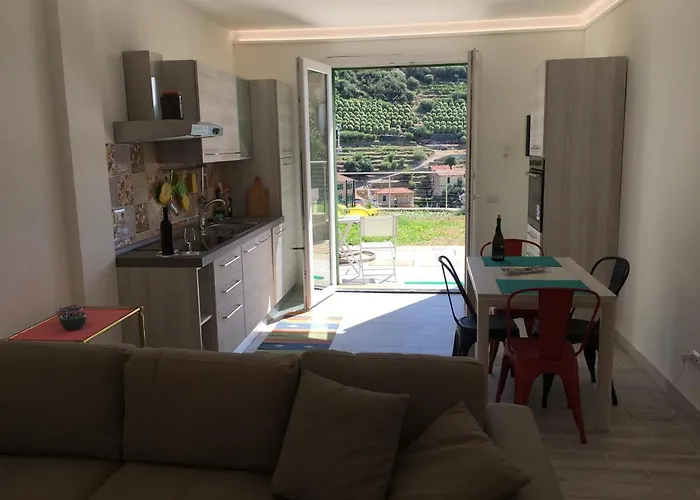 La Casa Del Mare : Cozy Apartment With Seaview And Garden Vintimille acceptant les animaux