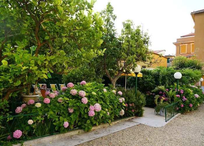 Hotel Villa Maria&Apartment Varazze