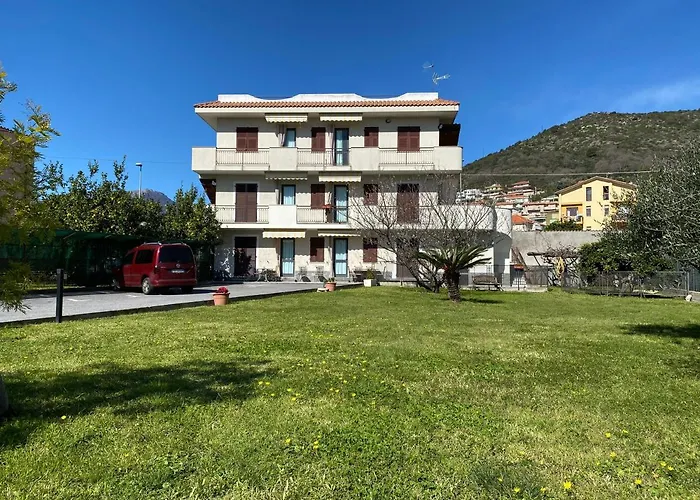 Aparthotel I Fiori Di Pietra Pietra Ligure